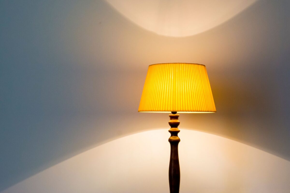 Ampoule LED : comment lire la boîte avant l'heure d'hiver (lumens, kelvins, classe énergie)